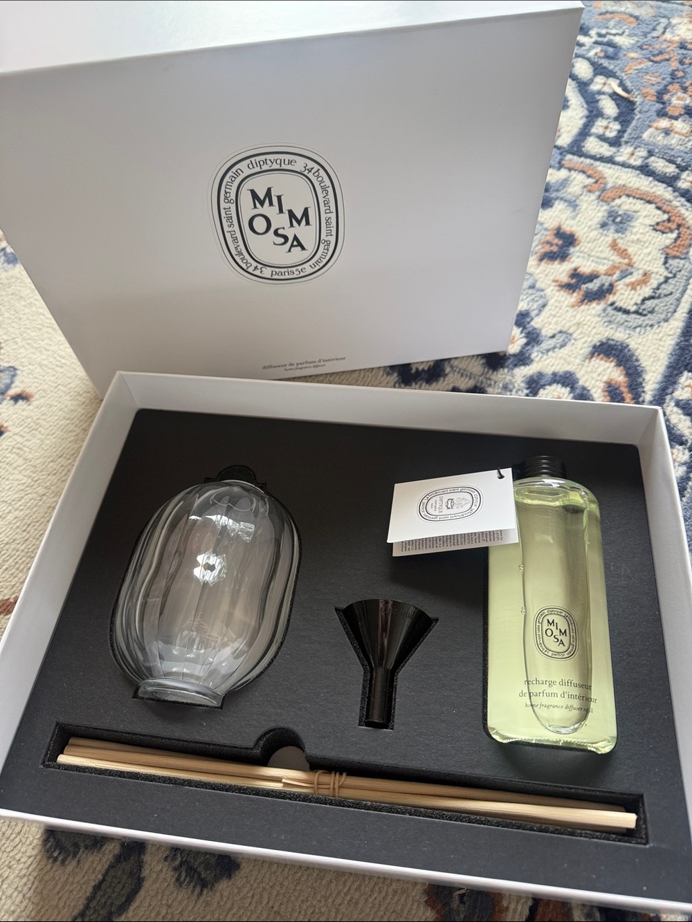 diptyque White and Black Mimosa Fragrance Box - Picture 2 of 5